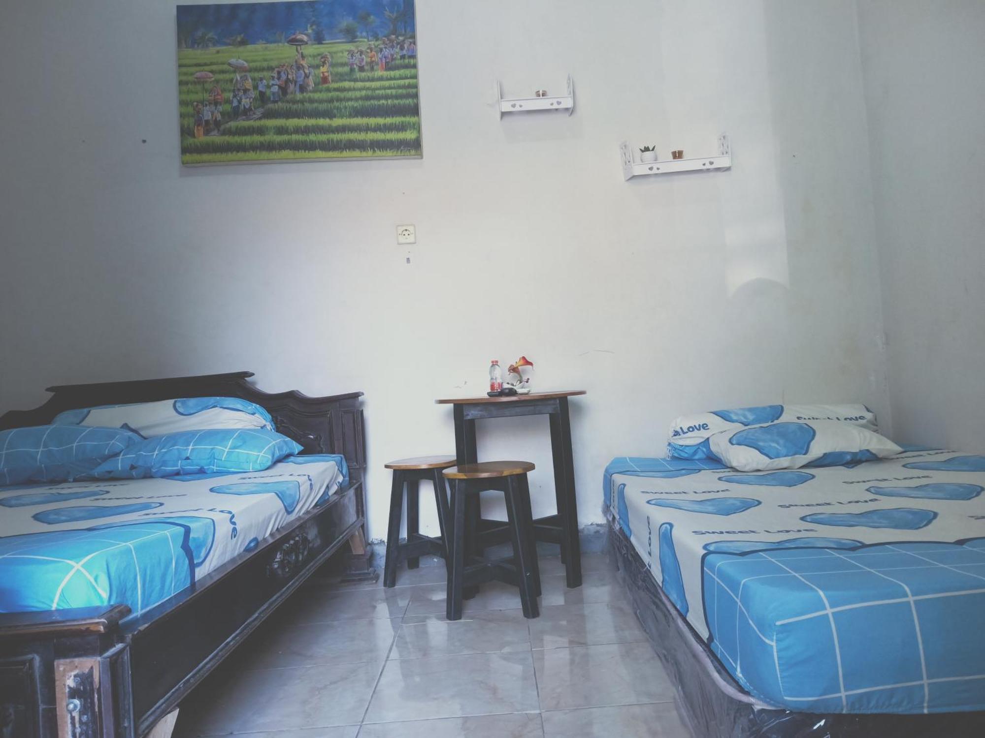 Отель Kost Backpacker Сидоарджо Экстерьер фото